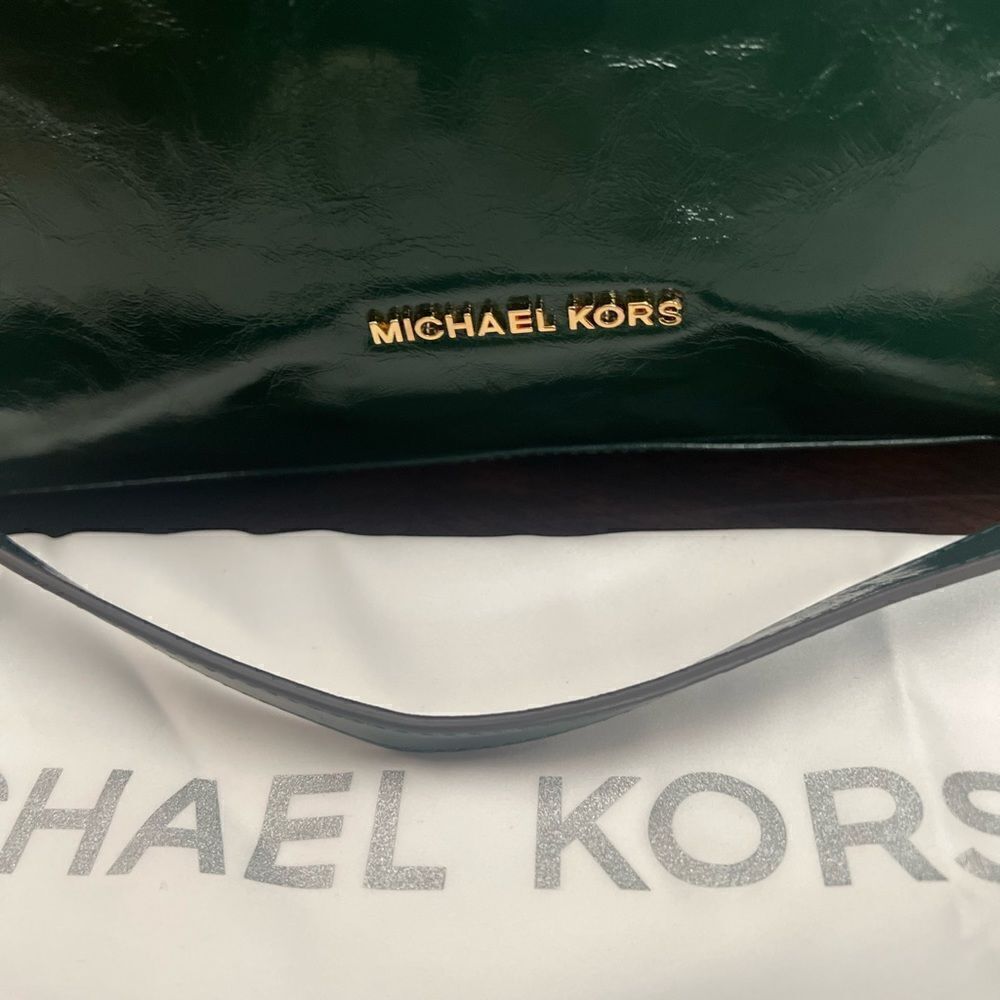Michael Kors Green Handbag with gold hardware - Picture 4 of 5